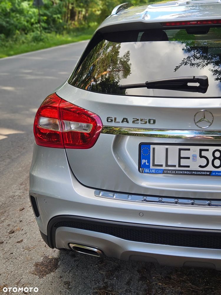 Mercedes-Benz GLA 250 4-Matic - 20