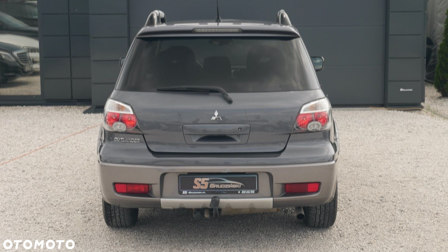 Mitsubishi Outlander - 6