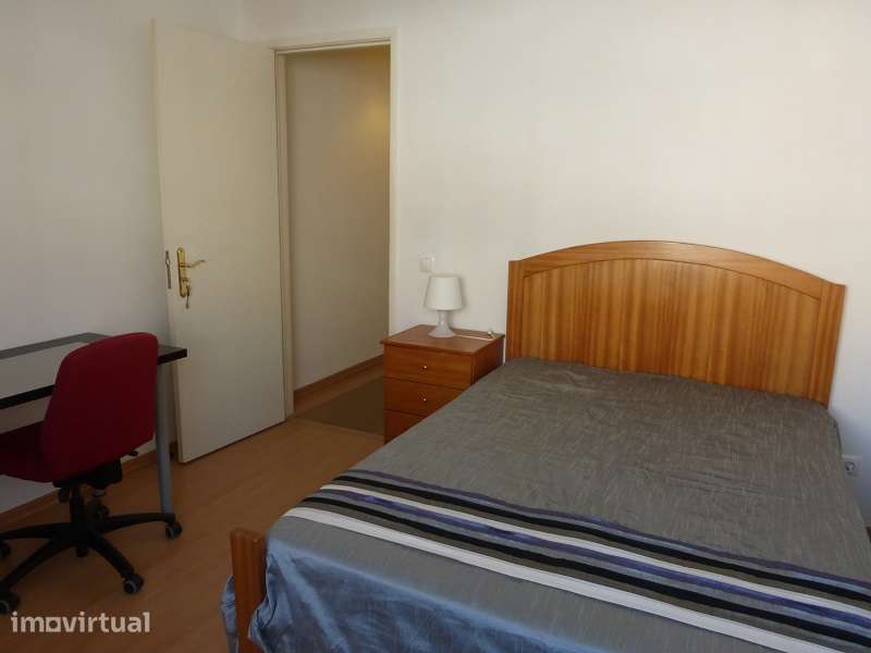Apartamento T2 com ARRECADAÇÃO em Lisboa, Beato - Grande imagem: 3/17