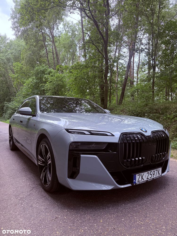 BMW Seria 7 - 11