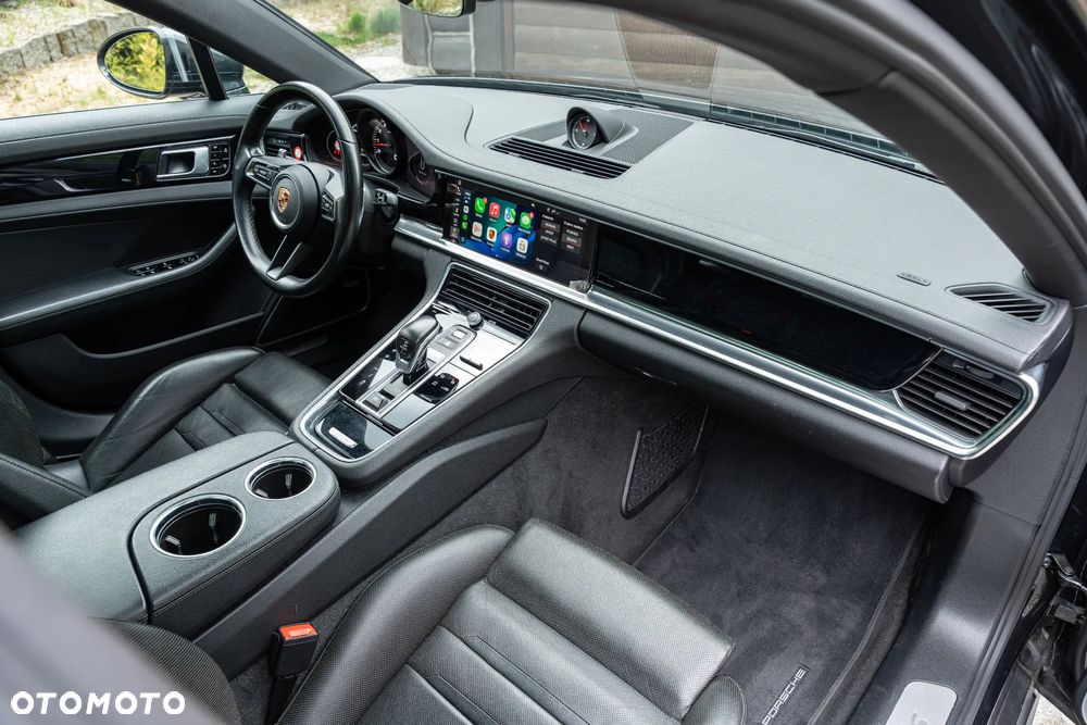 Porsche Panamera 4S - 25