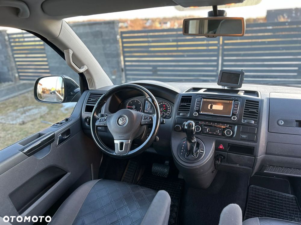 Volkswagen Caravelle - 22