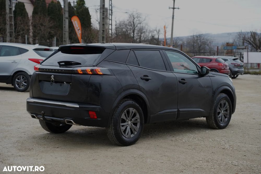 Peugeot 2008 PureTech 130 EAT8 GT Pack - 4