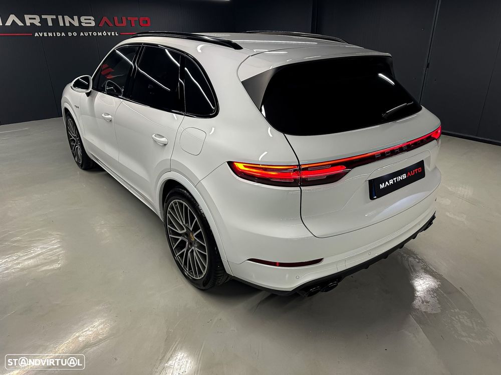 Porsche Cayenne E-Hybrid - 8