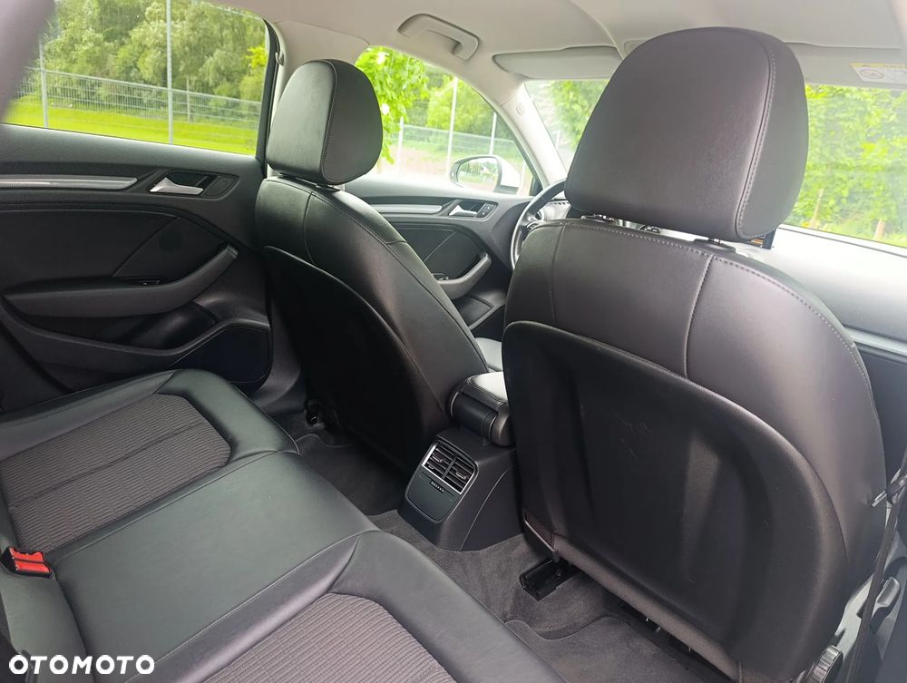 Audi A3 Sportback 30 g-tron S tronic - 18