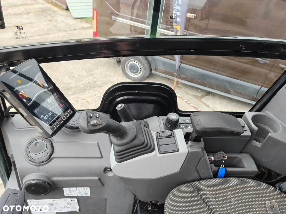 Caterpillar 301.6 - 14