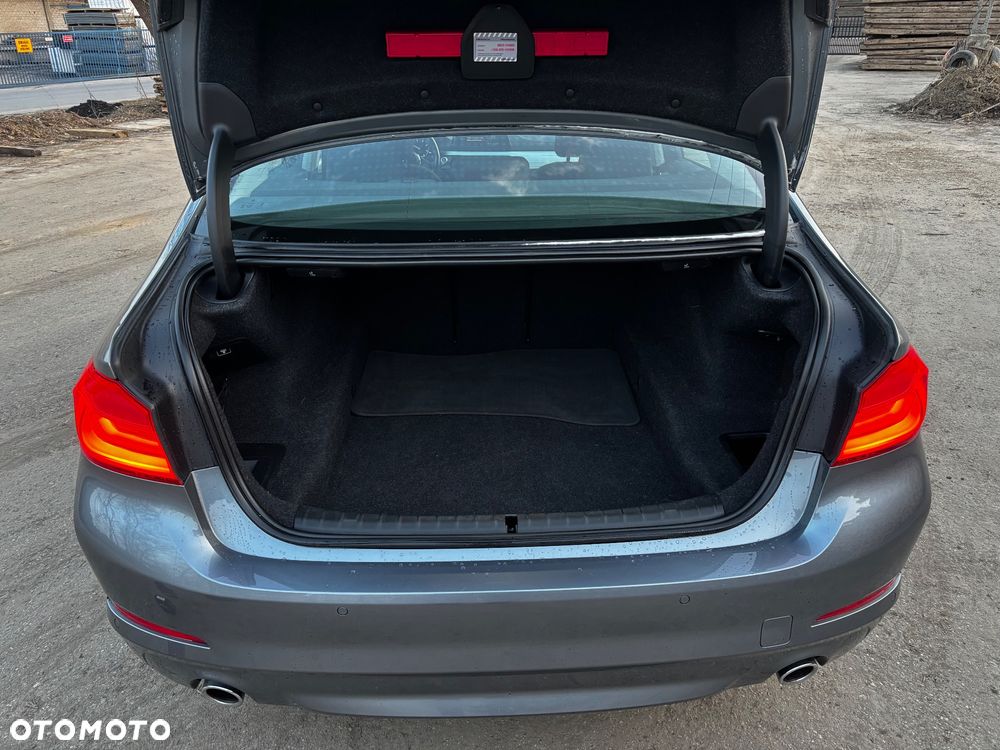 BMW Seria 5 520d xDrive Luxury Line - 17
