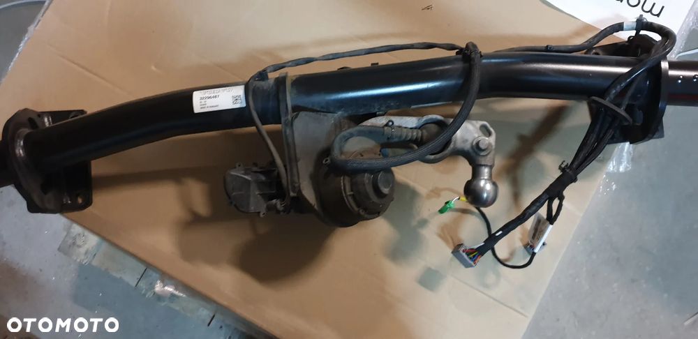 HAK VOLVO XC60 PÓŁELEKTRYCZNY - 1