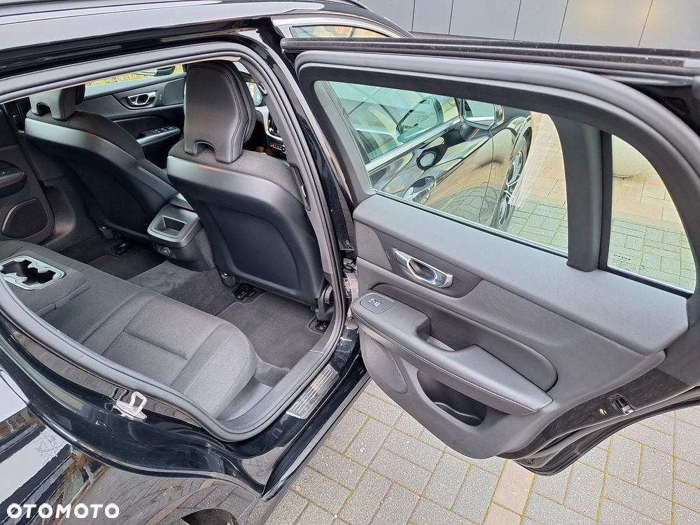 Volvo V60 D4 Momentum Pro - 22