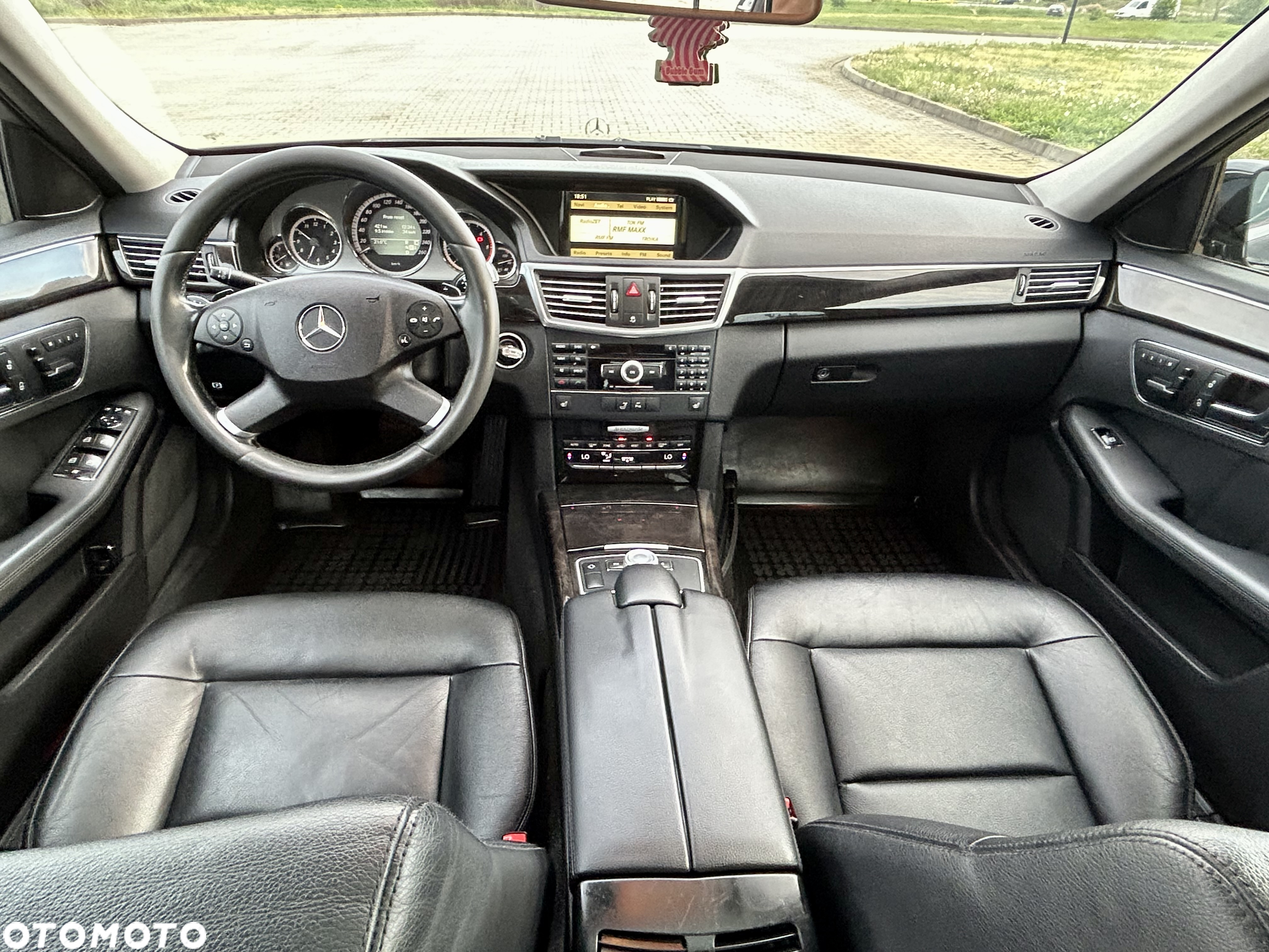Mercedes-Benz Klasa E 350 CDI BlueEff Avantgarde - 26