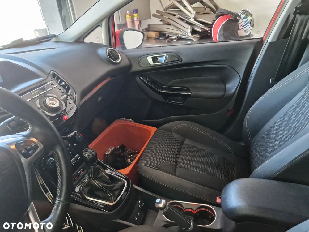 Ford Fiesta - 12