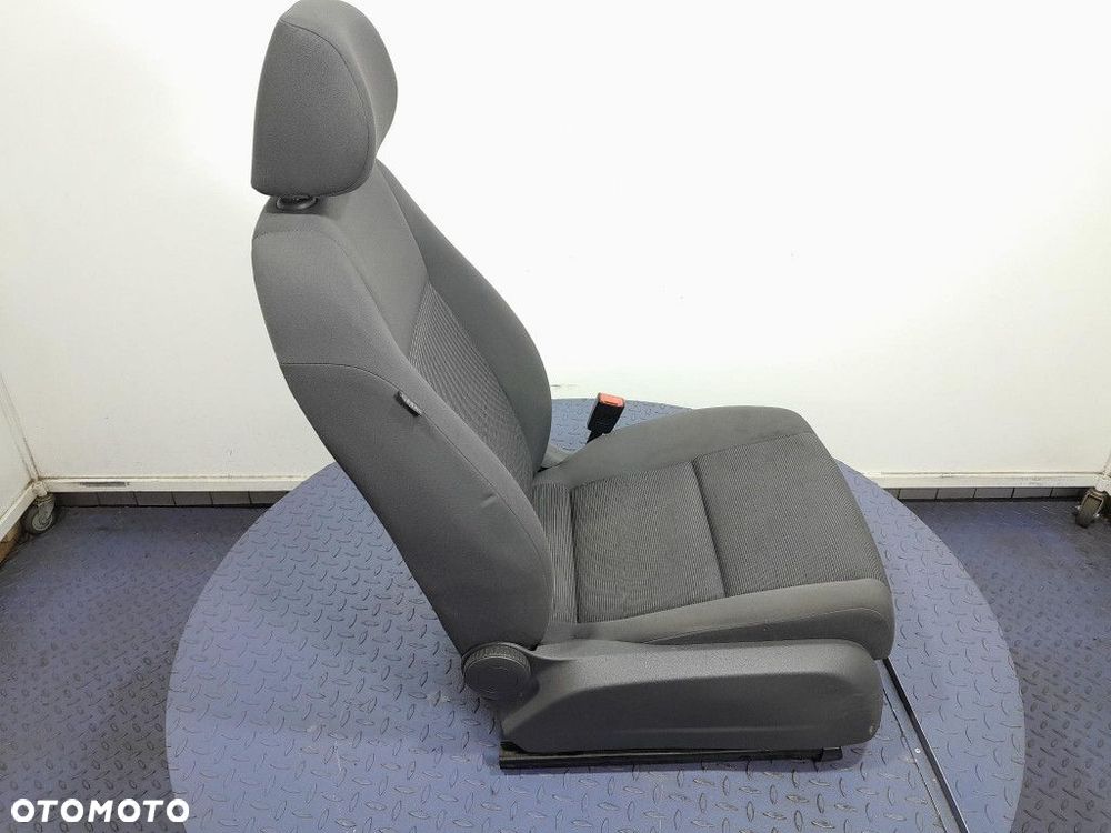 VW GOLF V 5D FOTEL PRZÓD PRZEDNI PRAWY PASAŻERA EU - 4