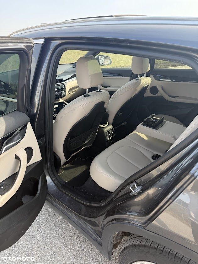 BMW X2 xDrive20i Advantage Plus - 9