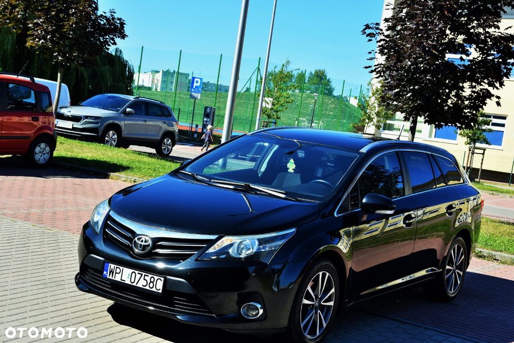 Toyota Avensis 2.0 D-4D Executive - 4