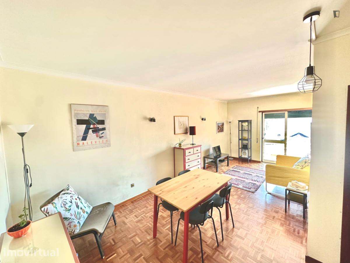 Quarto - localizado em  Coimbra - Grande imagem: 4/11