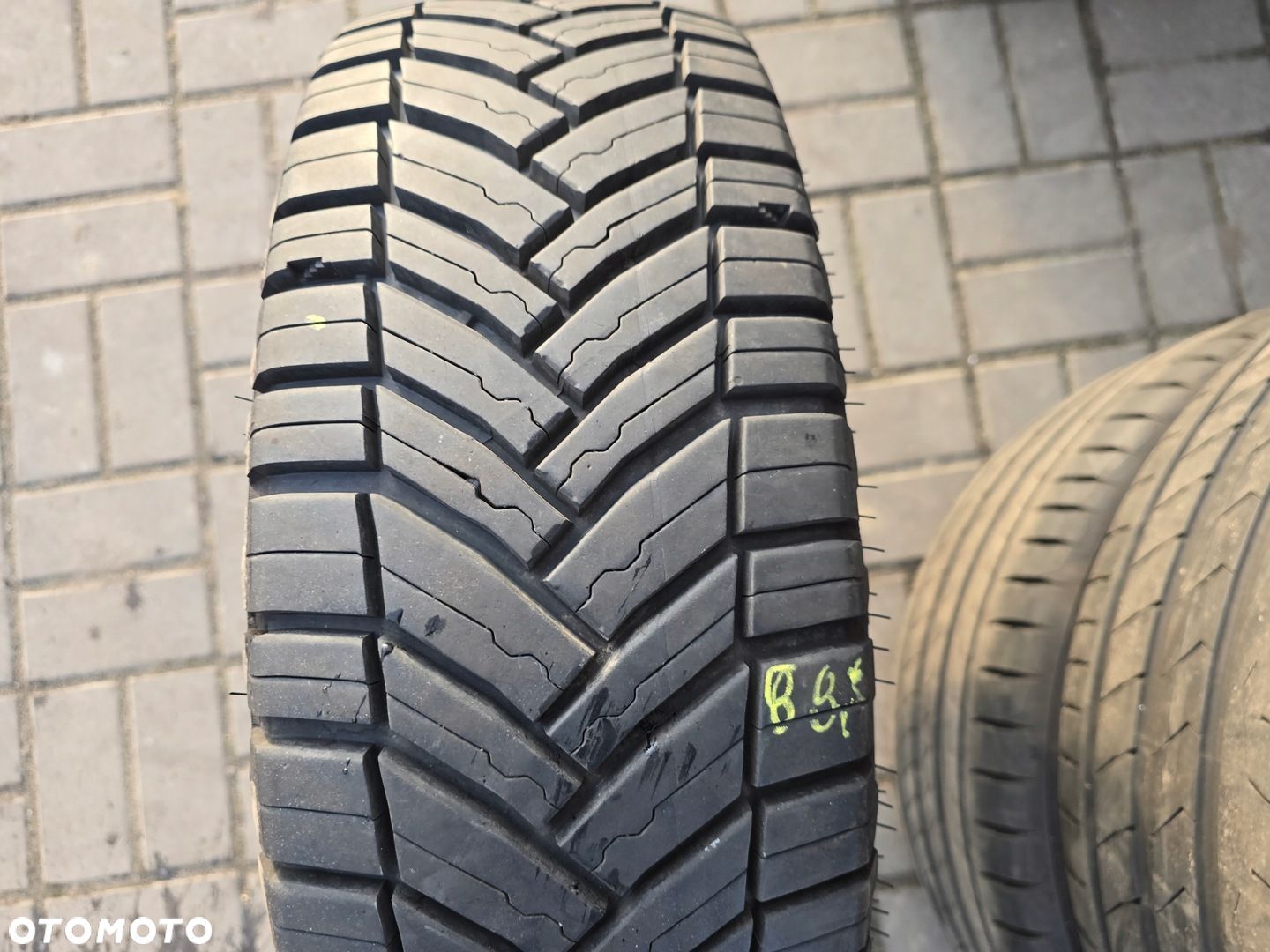 MICHELIN AGILIS CROSSCLIMATE 215/65R15C 104/102T 8,5mm 1X 23R - 1