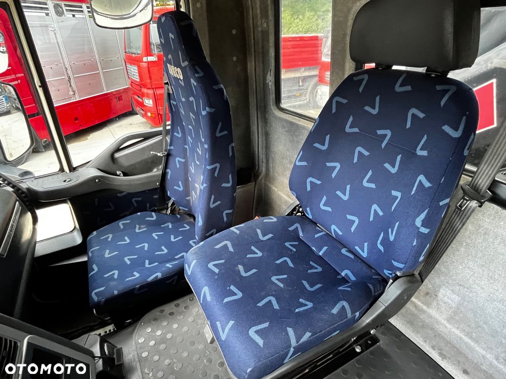 Iveco Stralis 360 // HIAB 144 E4 HIDUO + Radio // Zabudowa 6m // Oś podnoszona - 8