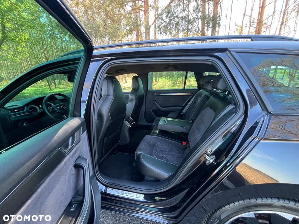 Skoda Superb 2.0 TDI SCR Sportline DSG - 17