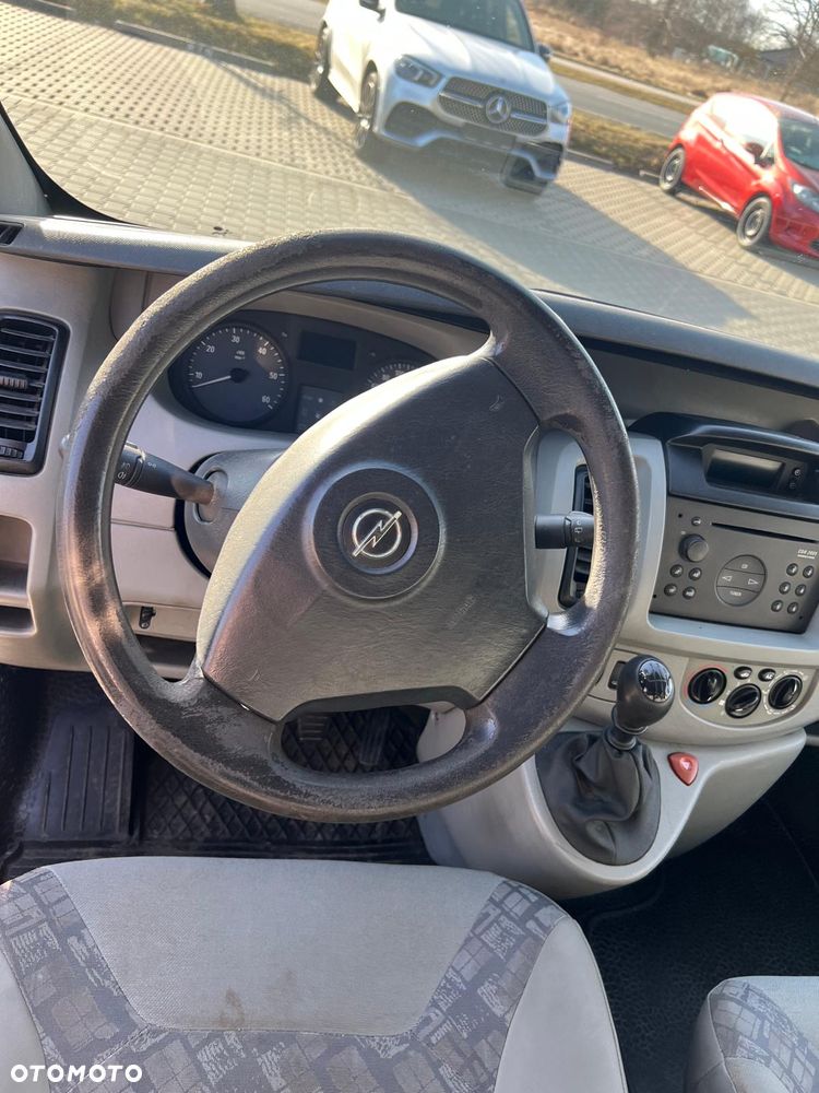 Opel Vivaro - 11