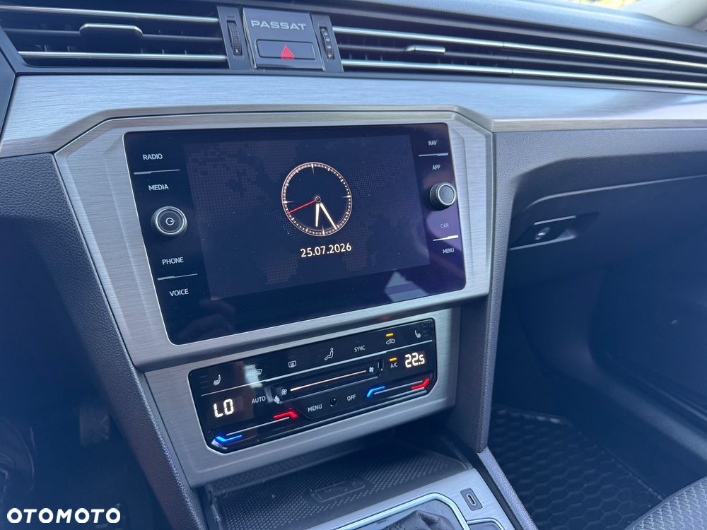 Volkswagen Passat Variant 2.0 TDI SCR DSG Elegance - 35
