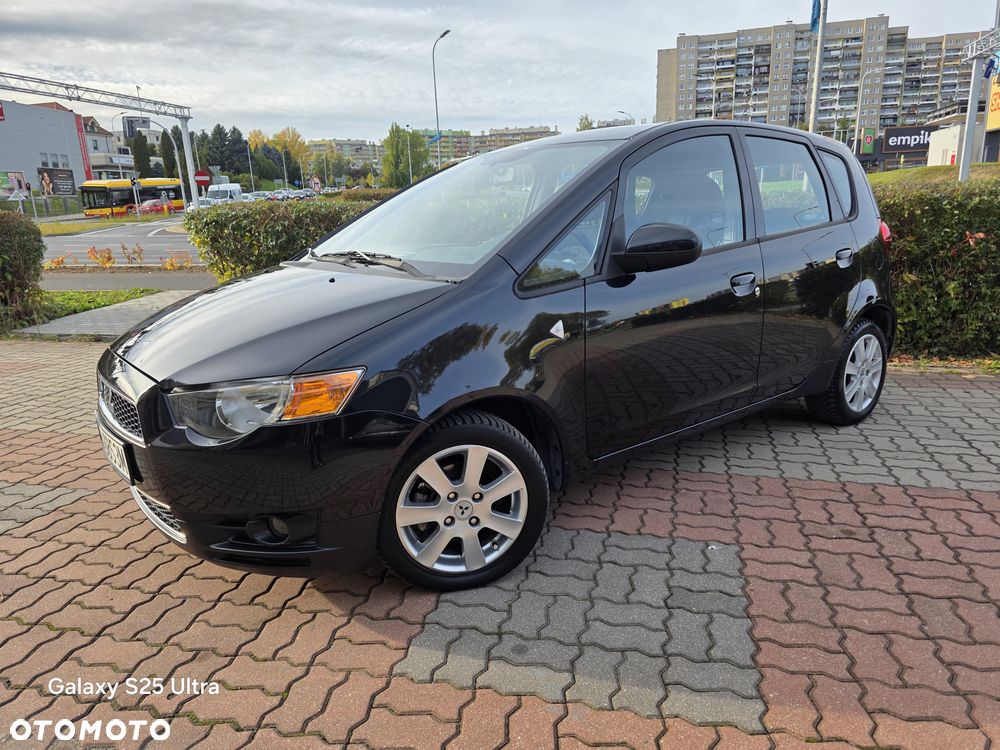 Mitsubishi Colt 2011 photo 2