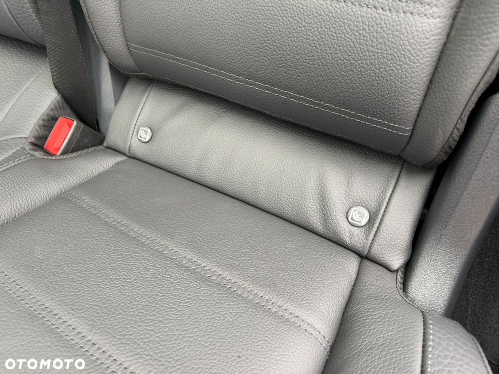 Mercedes-Benz GLS - 32