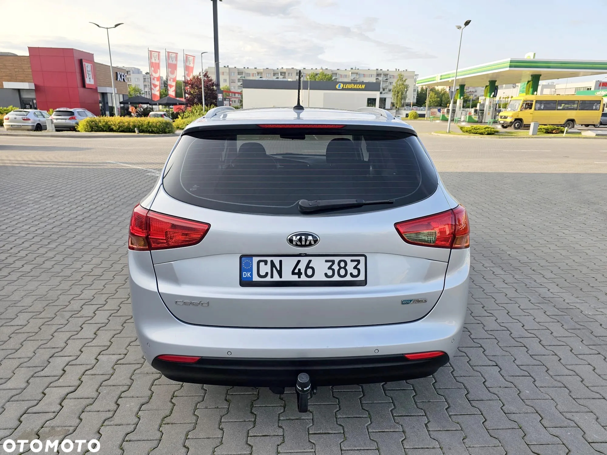 Kia Ceed 1.6 CRDi 136 ISG Platinum Edition - 3