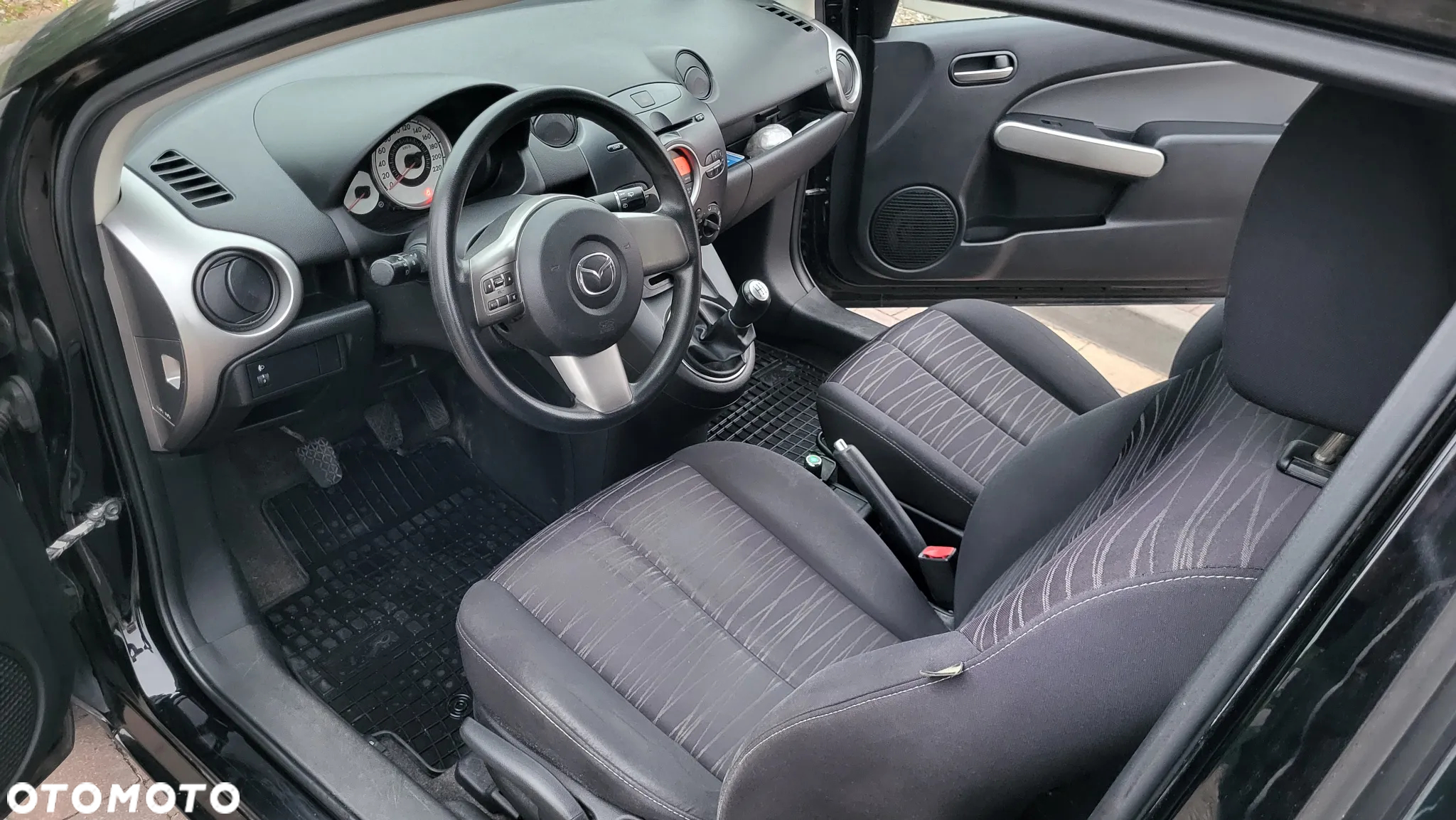 Mazda 2 - 9