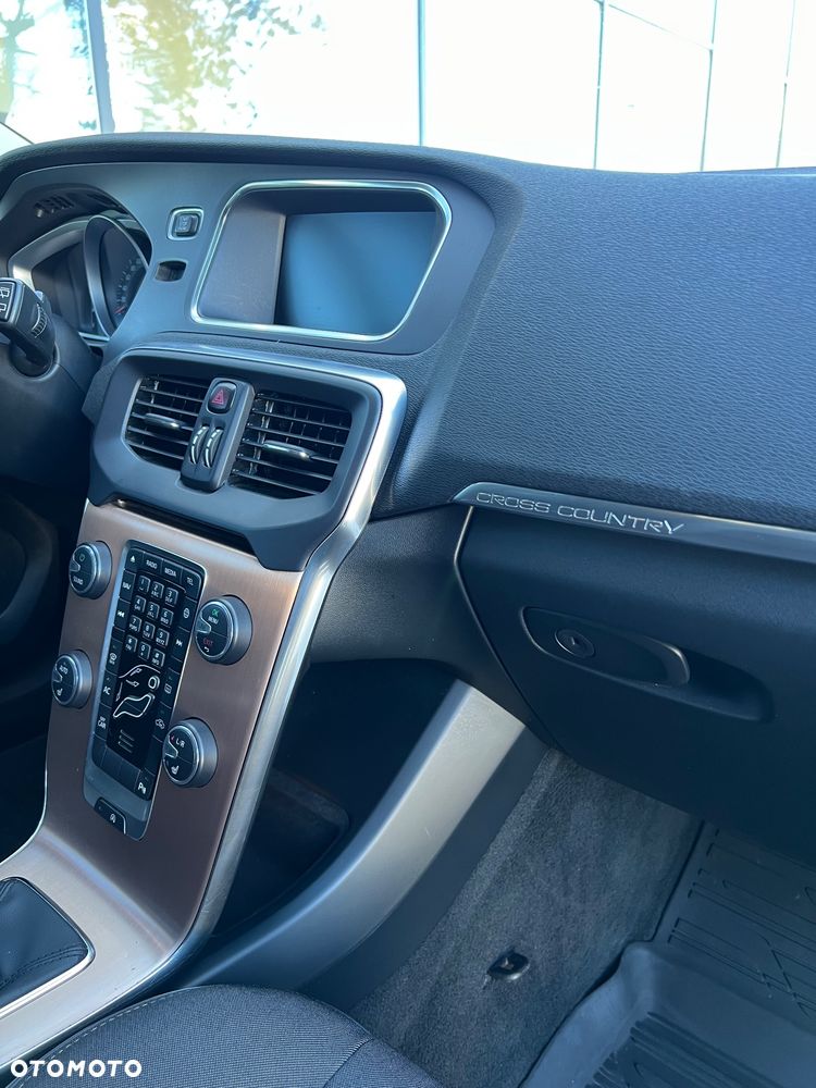 Volvo V40 Cross Country D4 Momentum - 23