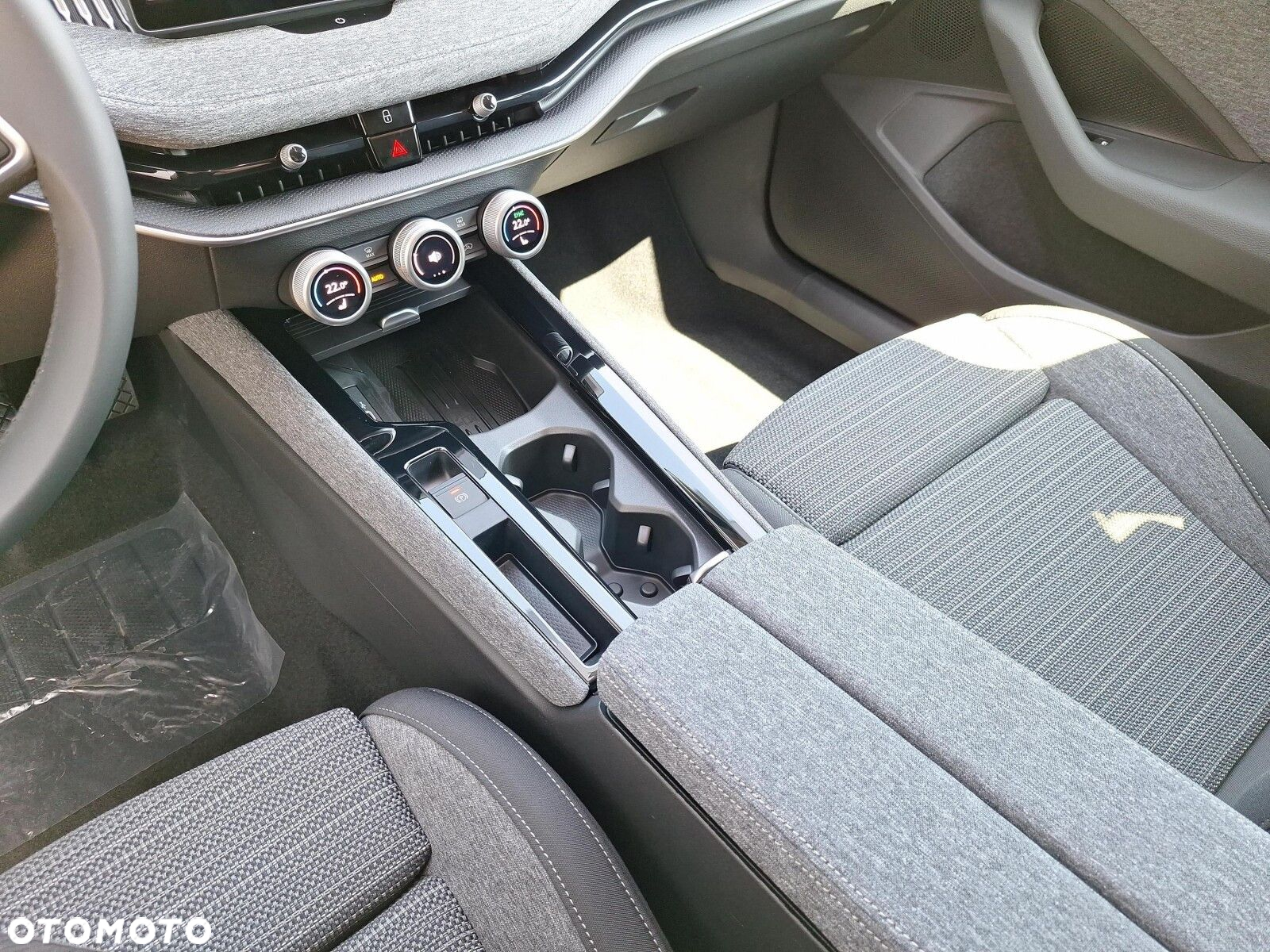 Skoda Superb 2.0 TDI SCR Edition 130 DSG - 24