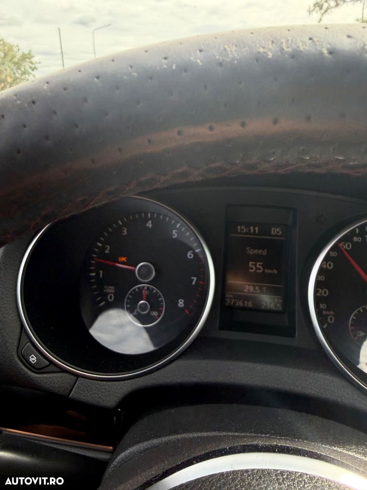 Volkswagen Golf - 25