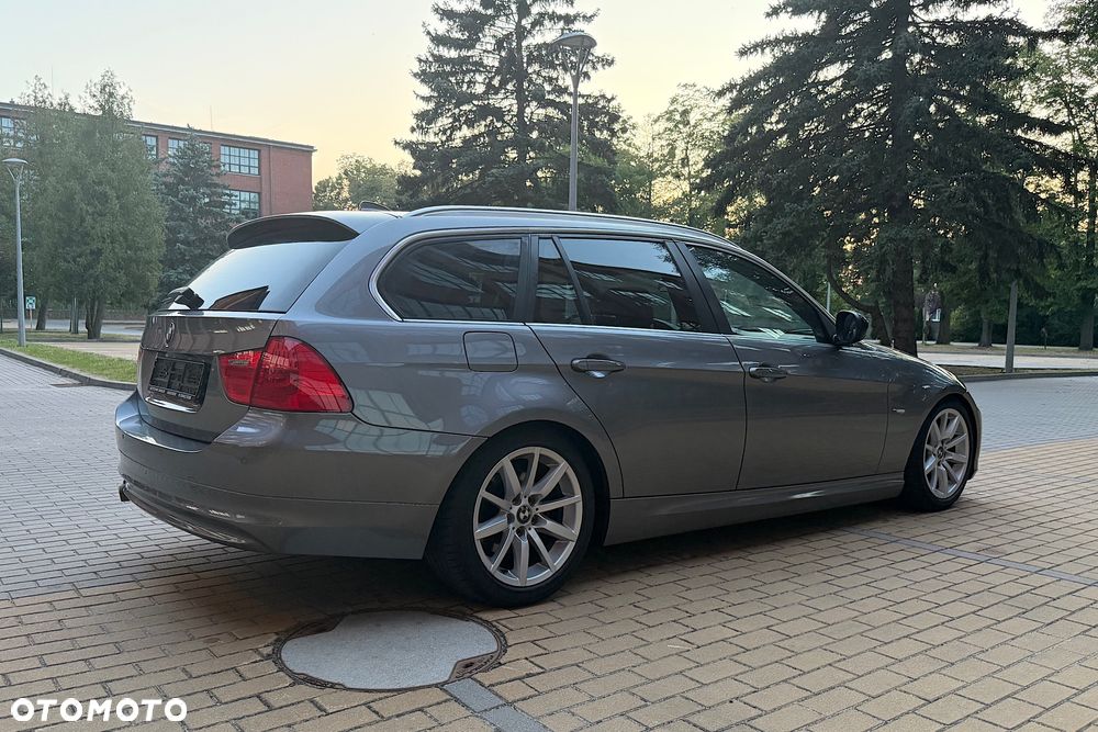 BMW Seria 3 - 16