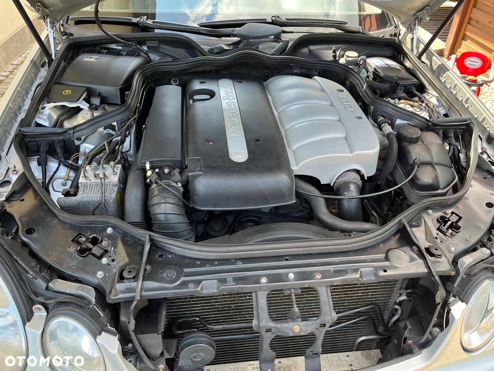 Mercedes-Benz Klasa E 220 CDI T Classic - 9