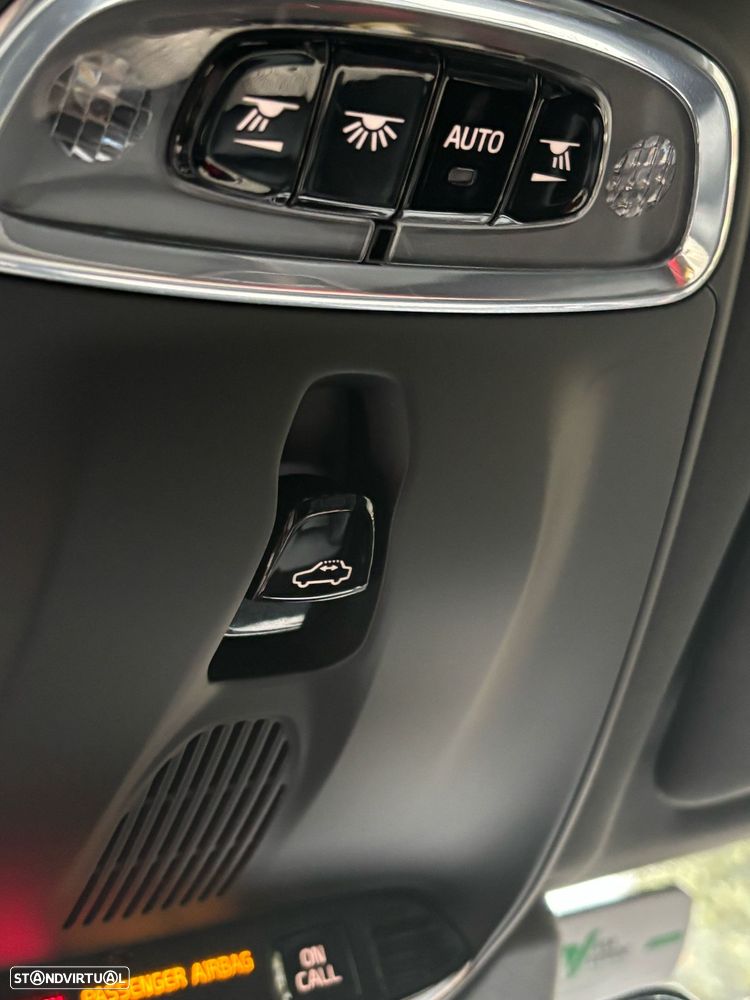 Volvo XC 60 2.0 T8 PHEV R-Design AWD - 9