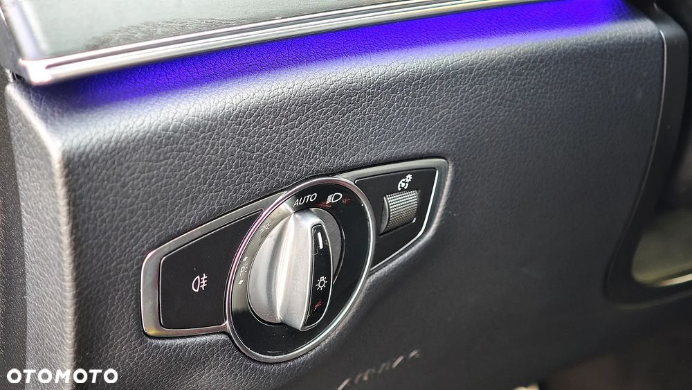 Mercedes-Benz Klasa E 220 d 4-Matic AMG - 36