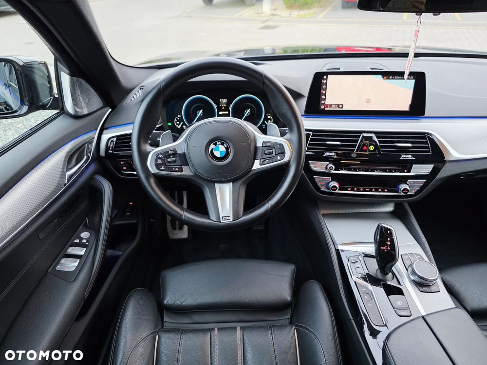 BMW Seria 5 530e iPerformance M Sport sport - 29