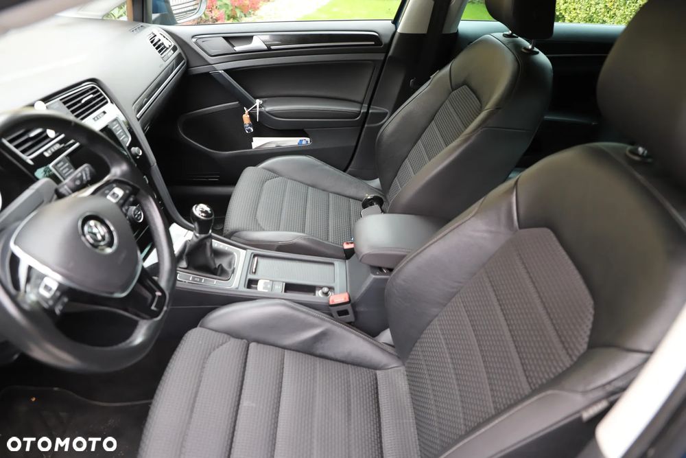 Volkswagen Golf - 14