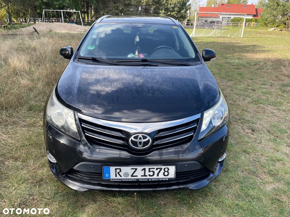 Toyota Avensis 2013 photo 2
