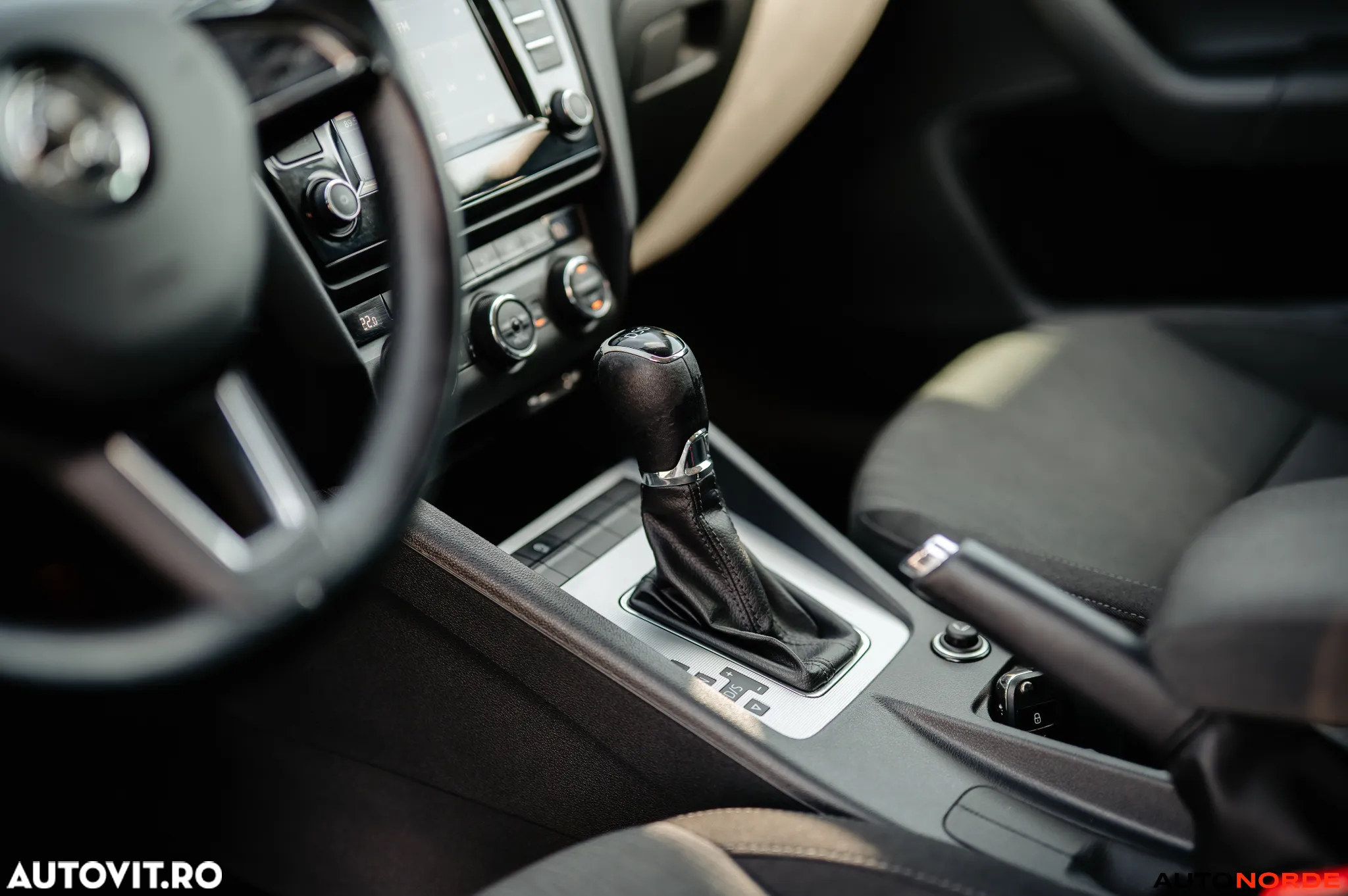 Skoda Octavia 2.0 TDI AMBITION DSG - 17