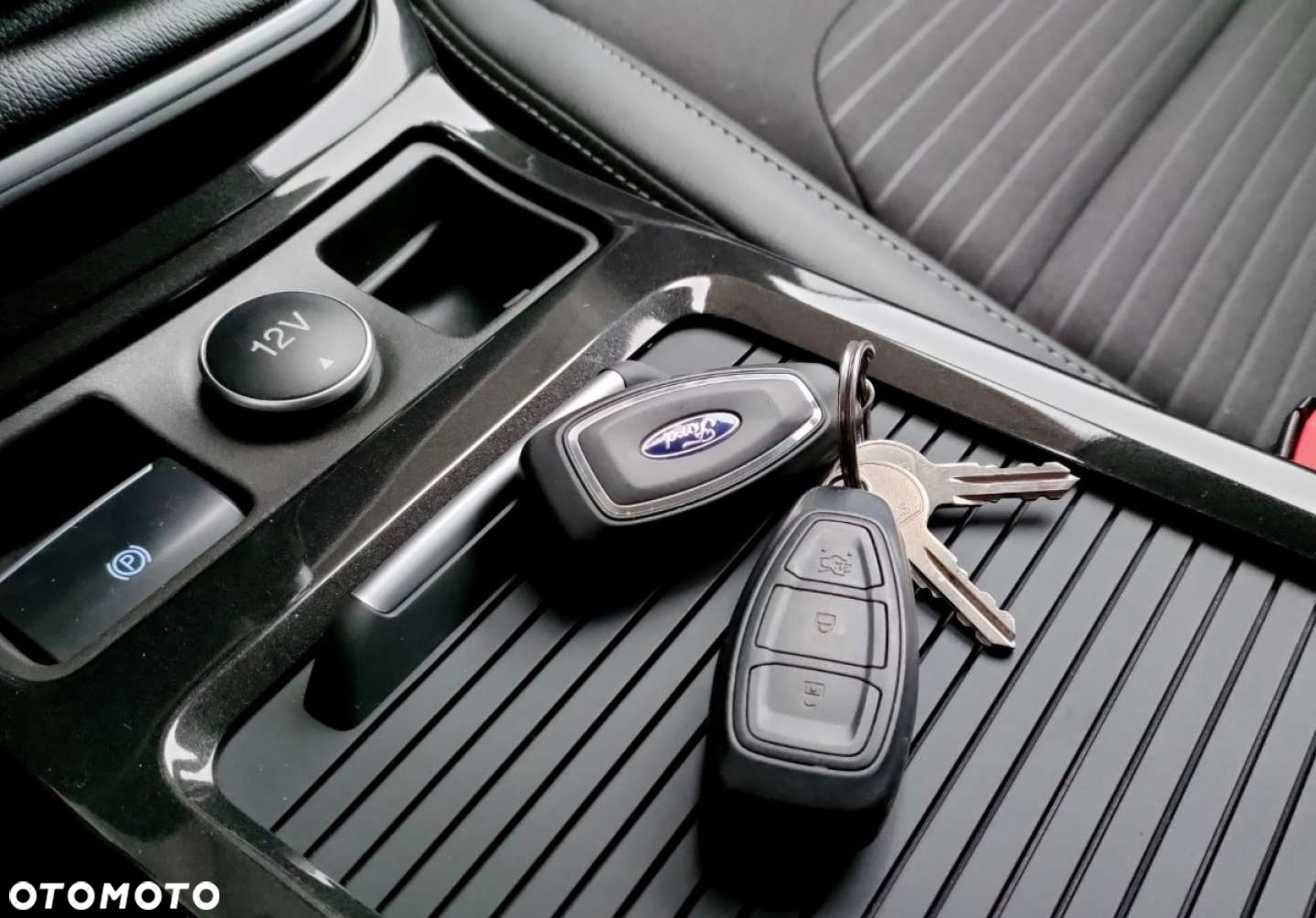 Ford Kuga - 22