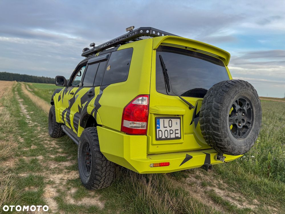 Mitsubishi Pajero - 8