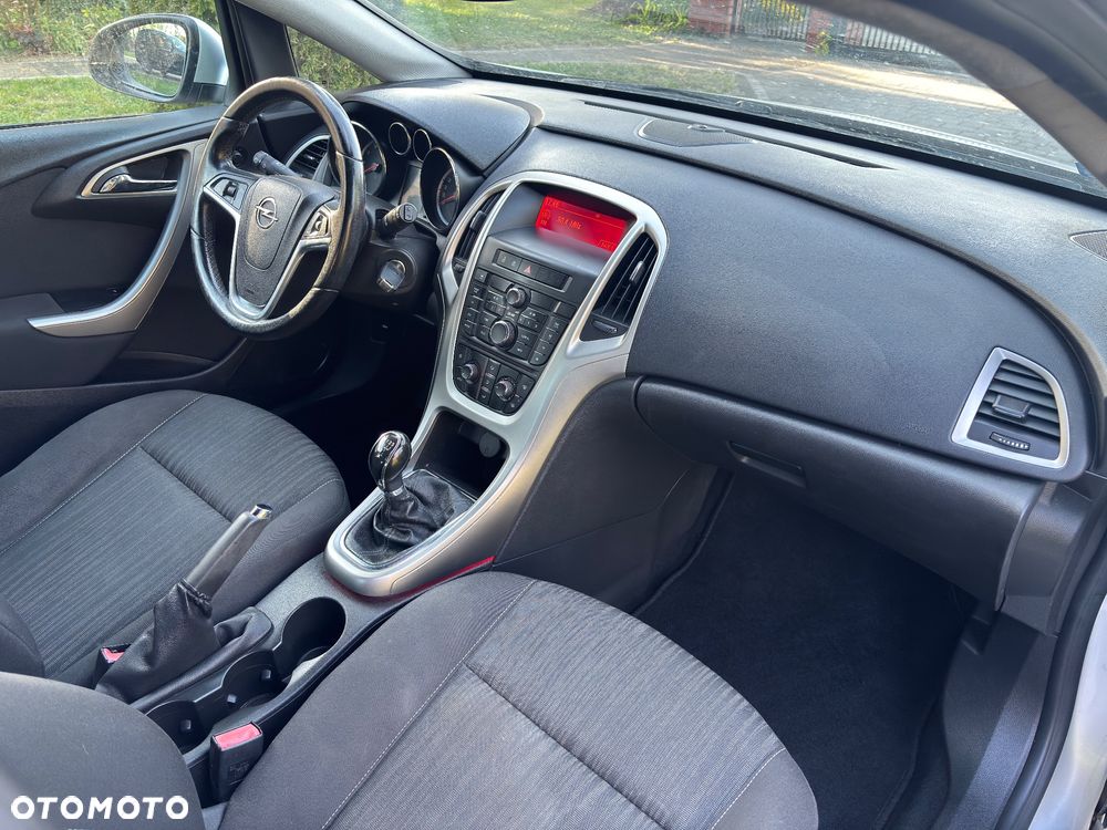 Opel Astra 1.6 Innovation - 25