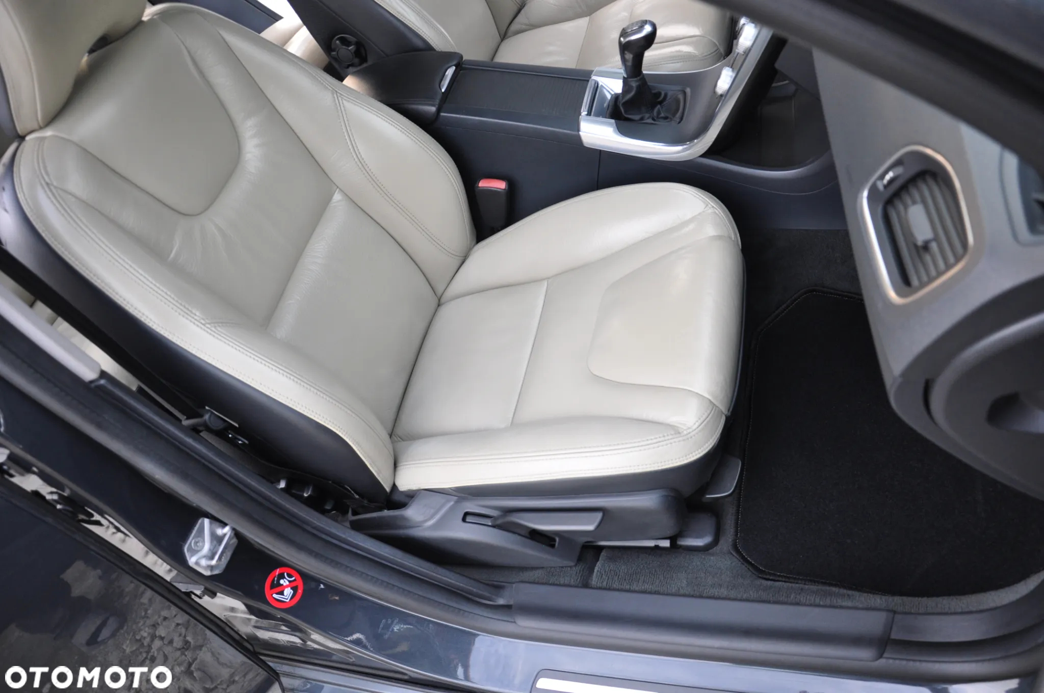 Volvo V60 D4 Drive-E R-Design Summum - 33