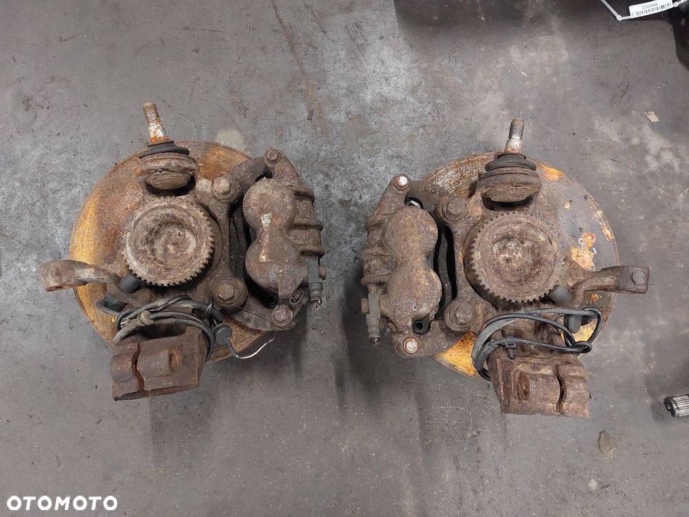 PIASTA ZWROTNICA LEWY PRAWY PRZÓD TRANSIT V VI MK5 MK6 00-06 2.4 TDCI - 1