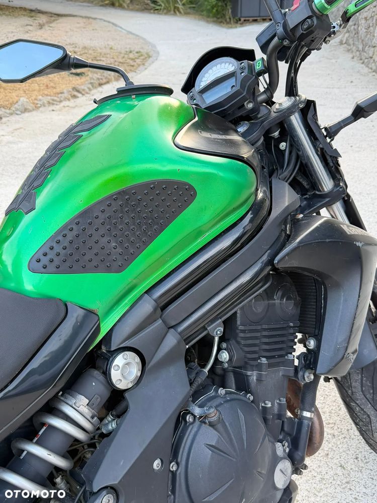 Kawasaki ER - 8