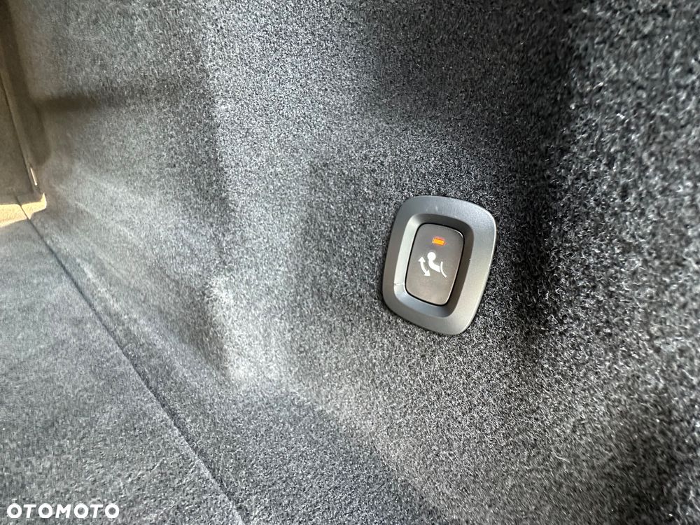 Volvo XC 60 B4 D Ultimate Dark - 25