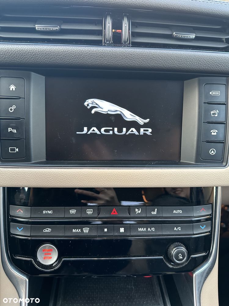 Jaguar XF 2.0 i4D Portfolio - 6