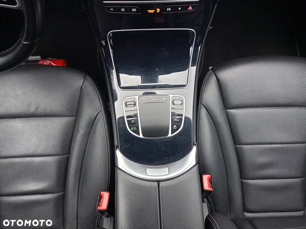 Mercedes-Benz GLC - 21