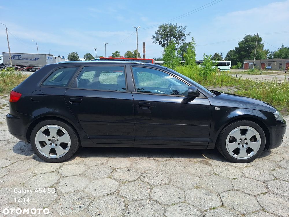 Audi A3 Sportback 2.0T FSI Ambiente S tronic - 4