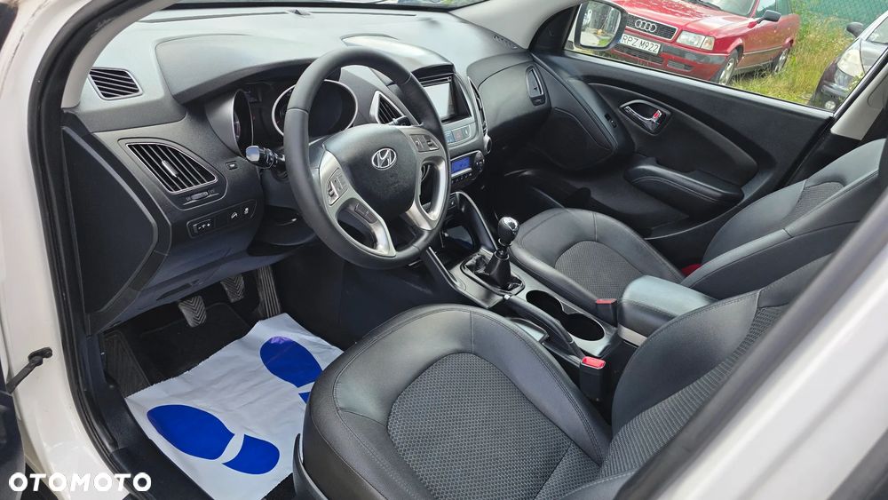 Hyundai ix35 1.6 2WD Fifa World Cup Edition - 14